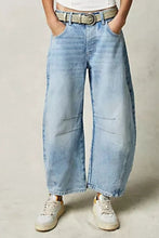 Load image into Gallery viewer, Wide Leg Jeans with Pockets
